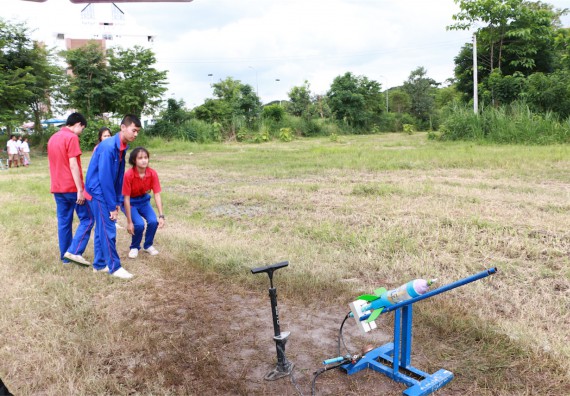 การแข่งขันจรวดขวดน้ำ ระดับมัธยมศึกษาปีที่ 4-6