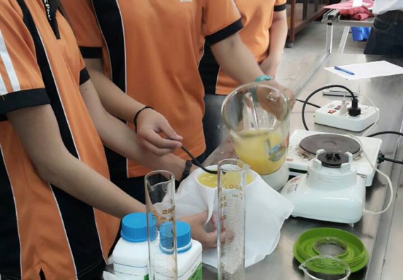 โปรแกรมวิชาวิทยาศาสตร์และเทคโนโลยีการอาหาร ได้มีการอบรมเชิงปฏิบัติการเพื่อถ่ายทอดผลงานวิจัยสู่ชุมชน