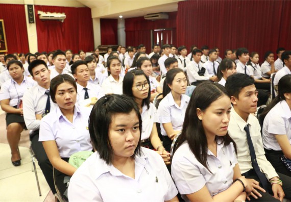 พิธีมอบทุนการศึกษา มูลนิธิเพื่อเกื้อกูลการศึกษาในประเทศไทย(The SET Foundation)