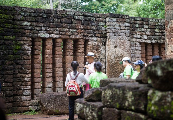 คณะวิทยาศาสตร์และเทคโนโลยีเข้าร่วมโครงการศึกษาเส้นทางท่องเที่ยวเชิงอนุรักษ์ธรรมชาติและศิลปกรรมมรดกโลกจังหวัดกำแพงเพชร
