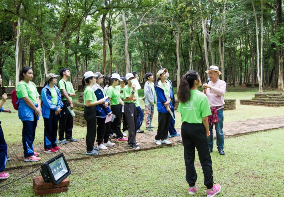 คณะวิทยาศาสตร์และเทคโนโลยีเข้าร่วมโครงการศึกษาเส้นทางท่องเที่ยวเชิงอนุรักษ์ธรรมชาติและศิลปกรรมมรดกโลกจังหวัดกำแพงเพชร