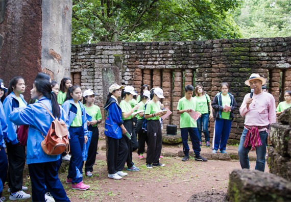 คณะวิทยาศาสตร์และเทคโนโลยีเข้าร่วมโครงการศึกษาเส้นทางท่องเที่ยวเชิงอนุรักษ์ธรรมชาติและศิลปกรรมมรดกโลกจังหวัดกำแพงเพชร