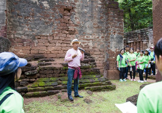 คณะวิทยาศาสตร์และเทคโนโลยีเข้าร่วมโครงการศึกษาเส้นทางท่องเที่ยวเชิงอนุรักษ์ธรรมชาติและศิลปกรรมมรดกโลกจังหวัดกำแพงเพชร