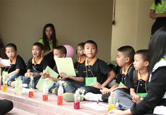 คณะวิทยาศาสตร์และเทคโนโลยี ได้จัดกิจกรรมค่ายวิทยาศาสตร์โรงเรียนสาธิตฯ ระดับชั้นประถมศึกษา ปีที่1-3