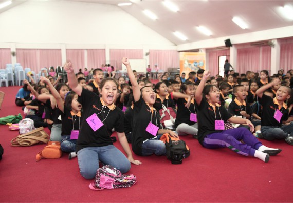 คณะวิทยาศาสตร์และเทคโนโลยี ได้จัดกิจกรรมค่ายวิทยาศาสตร์โรงเรียนสาธิตฯ ระดับชั้นประถมศึกษา ปีที่1-3