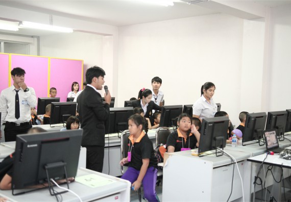 คณะวิทยาศาสตร์และเทคโนโลยี ได้จัดกิจกรรมค่ายวิทยาศาสตร์โรงเรียนสาธิตฯ ระดับชั้นประถมศึกษา ปีที่1-3