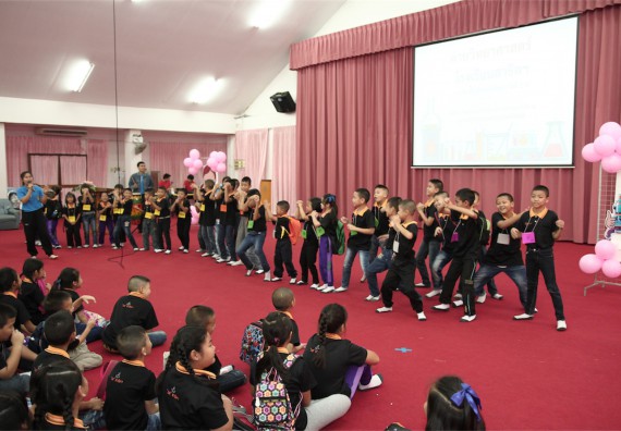 คณะวิทยาศาสตร์และเทคโนโลยี ได้จัดกิจกรรมค่ายวิทยาศาสตร์โรงเรียนสาธิตฯ ระดับชั้นประถมศึกษา ปีที่1-3