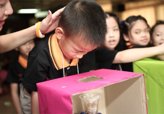 คณะวิทยาศาสตร์และเทคโนโลยี ได้จัดกิจกรรมค่ายวิทยาศาสตร์โรงเรียนสาธิตฯ ระดับชั้นประถมศึกษา ปีที่1-3