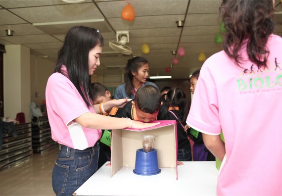 คณะวิทยาศาสตร์และเทคโนโลยี ได้จัดกิจกรรมค่ายวิทยาศาสตร์โรงเรียนสาธิตฯ ระดับชั้นประถมศึกษา ปีที่1-3