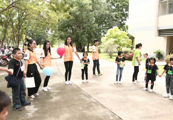 คณะวิทยาศาสตร์และเทคโนโลยี ได้จัดกิจกรรมค่ายวิทยาศาสตร์โรงเรียนสาธิตฯ ระดับชั้นประถมศึกษา ปีที่1-3