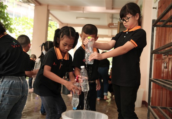 คณะวิทยาศาสตร์และเทคโนโลยี ได้จัดกิจกรรมค่ายวิทยาศาสตร์โรงเรียนสาธิตฯ ระดับชั้นประถมศึกษา ปีที่1-3