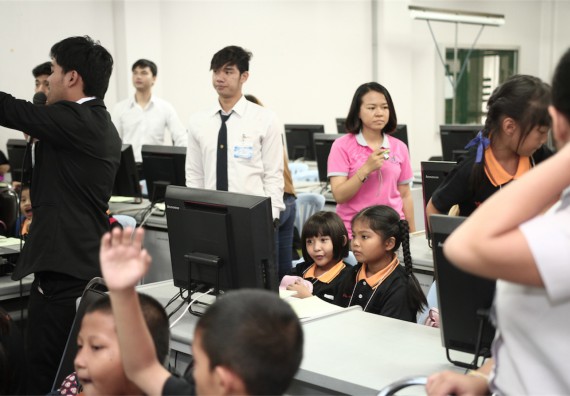 คณะวิทยาศาสตร์และเทคโนโลยี ได้จัดกิจกรรมค่ายวิทยาศาสตร์โรงเรียนสาธิตฯ ระดับชั้นประถมศึกษา ปีที่1-3