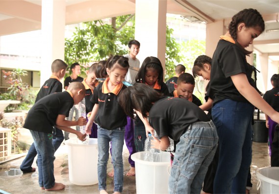 คณะวิทยาศาสตร์และเทคโนโลยี ได้จัดกิจกรรมค่ายวิทยาศาสตร์โรงเรียนสาธิตฯ ระดับชั้นประถมศึกษา ปีที่1-3