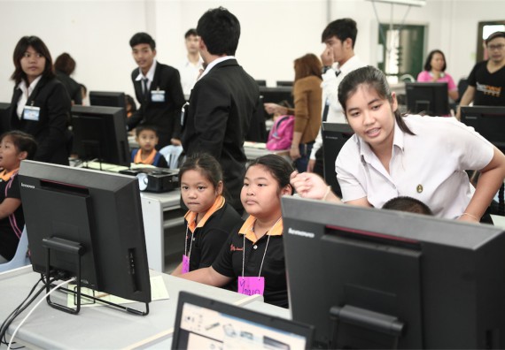 คณะวิทยาศาสตร์และเทคโนโลยี ได้จัดกิจกรรมค่ายวิทยาศาสตร์โรงเรียนสาธิตฯ ระดับชั้นประถมศึกษา ปีที่1-3