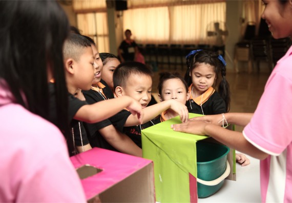 คณะวิทยาศาสตร์และเทคโนโลยี ได้จัดกิจกรรมค่ายวิทยาศาสตร์โรงเรียนสาธิตฯ ระดับชั้นประถมศึกษา ปีที่1-3