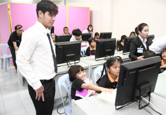 คณะวิทยาศาสตร์และเทคโนโลยี ได้จัดกิจกรรมค่ายวิทยาศาสตร์โรงเรียนสาธิตฯ ระดับชั้นประถมศึกษา ปีที่1-3