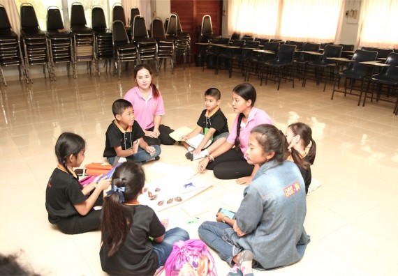 คณะวิทยาศาสตร์และเทคโนโลยี ได้จัดกิจกรรมค่ายวิทยาศาสตร์โรงเรียนสาธิตฯ ระดับชั้นประถมศึกษา ปีที่1-3