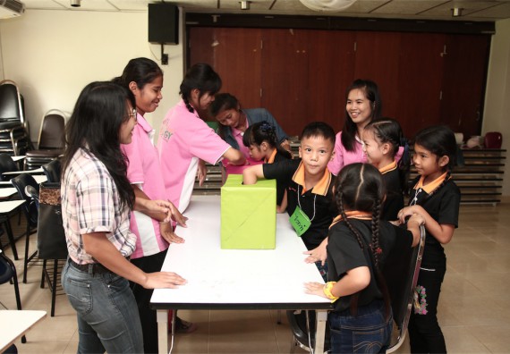 คณะวิทยาศาสตร์และเทคโนโลยี ได้จัดกิจกรรมค่ายวิทยาศาสตร์โรงเรียนสาธิตฯ ระดับชั้นประถมศึกษา ปีที่1-3