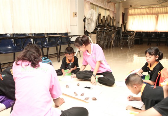 คณะวิทยาศาสตร์และเทคโนโลยี ได้จัดกิจกรรมค่ายวิทยาศาสตร์โรงเรียนสาธิตฯ ระดับชั้นประถมศึกษา ปีที่1-3