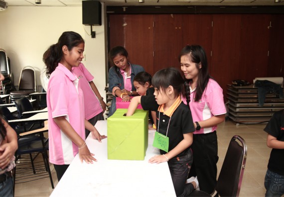 คณะวิทยาศาสตร์และเทคโนโลยี ได้จัดกิจกรรมค่ายวิทยาศาสตร์โรงเรียนสาธิตฯ ระดับชั้นประถมศึกษา ปีที่1-3