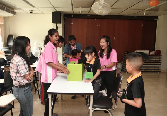 คณะวิทยาศาสตร์และเทคโนโลยี ได้จัดกิจกรรมค่ายวิทยาศาสตร์โรงเรียนสาธิตฯ ระดับชั้นประถมศึกษา ปีที่1-3