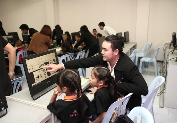 คณะวิทยาศาสตร์และเทคโนโลยี ได้จัดกิจกรรมค่ายวิทยาศาสตร์โรงเรียนสาธิตฯ ระดับชั้นประถมศึกษา ปีที่1-3