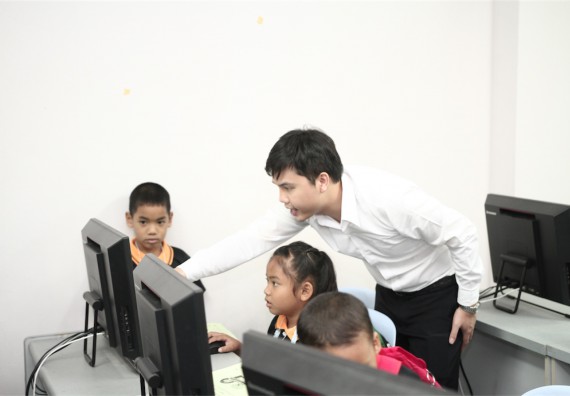 คณะวิทยาศาสตร์และเทคโนโลยี ได้จัดกิจกรรมค่ายวิทยาศาสตร์โรงเรียนสาธิตฯ ระดับชั้นประถมศึกษา ปีที่1-3