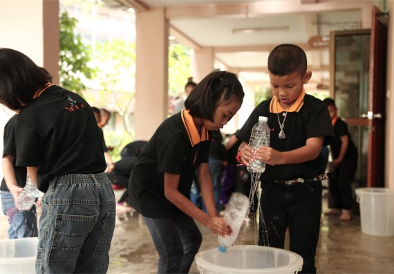 คณะวิทยาศาสตร์และเทคโนโลยี ได้จัดกิจกรรมค่ายวิทยาศาสตร์โรงเรียนสาธิตฯ ระดับชั้นประถมศึกษา ปีที่1-3