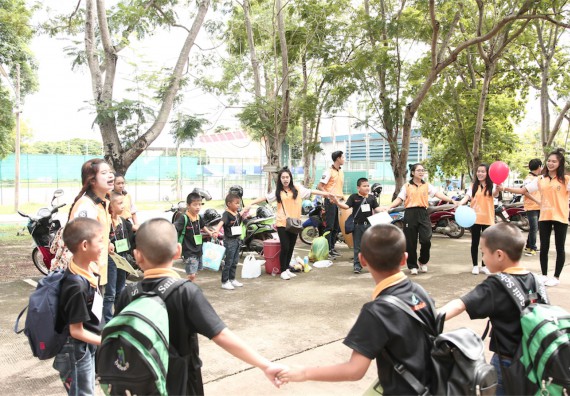 คณะวิทยาศาสตร์และเทคโนโลยี ได้จัดกิจกรรมค่ายวิทยาศาสตร์โรงเรียนสาธิตฯ ระดับชั้นประถมศึกษา ปีที่1-3