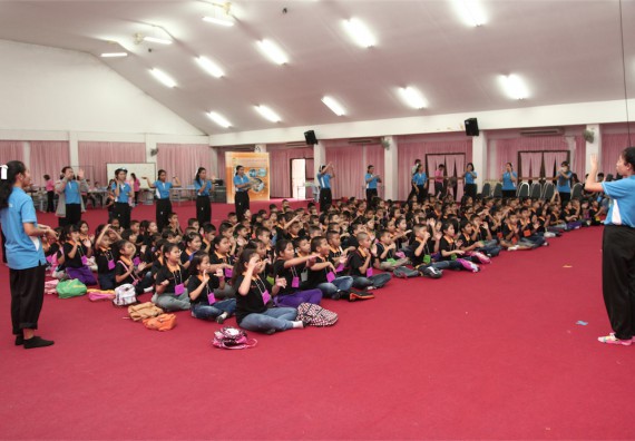 คณะวิทยาศาสตร์และเทคโนโลยี ได้จัดกิจกรรมค่ายวิทยาศาสตร์โรงเรียนสาธิตฯ ระดับชั้นประถมศึกษา ปีที่1-3