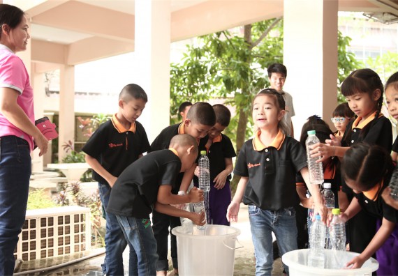 คณะวิทยาศาสตร์และเทคโนโลยี ได้จัดกิจกรรมค่ายวิทยาศาสตร์โรงเรียนสาธิตฯ ระดับชั้นประถมศึกษา ปีที่1-3