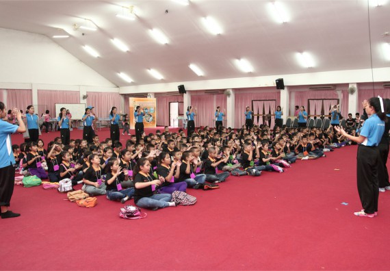 คณะวิทยาศาสตร์และเทคโนโลยี ได้จัดกิจกรรมค่ายวิทยาศาสตร์โรงเรียนสาธิตฯ ระดับชั้นประถมศึกษา ปีที่1-3