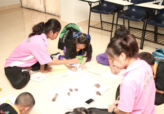 คณะวิทยาศาสตร์และเทคโนโลยี ได้จัดกิจกรรมค่ายวิทยาศาสตร์โรงเรียนสาธิตฯ ระดับชั้นประถมศึกษา ปีที่1-3