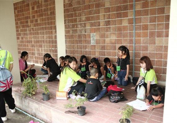 คณะวิทยาศาสตร์และเทคโนโลยี ได้จัดกิจกรรมค่ายวิทยาศาสตร์โรงเรียนสาธิตฯ ระดับชั้นประถมศึกษา ปีที่1-3