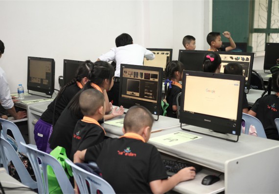 คณะวิทยาศาสตร์และเทคโนโลยี ได้จัดกิจกรรมค่ายวิทยาศาสตร์โรงเรียนสาธิตฯ ระดับชั้นประถมศึกษา ปีที่1-3