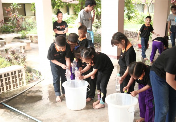 คณะวิทยาศาสตร์และเทคโนโลยี ได้จัดกิจกรรมค่ายวิทยาศาสตร์โรงเรียนสาธิตฯ ระดับชั้นประถมศึกษา ปีที่1-3