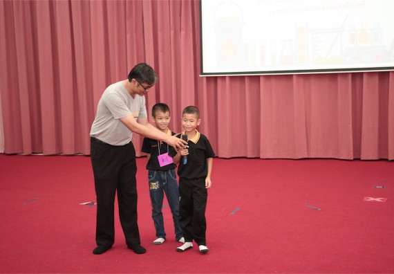 คณะวิทยาศาสตร์และเทคโนโลยี ได้จัดกิจกรรมค่ายวิทยาศาสตร์โรงเรียนสาธิตฯ ระดับชั้นประถมศึกษา ปีที่1-3