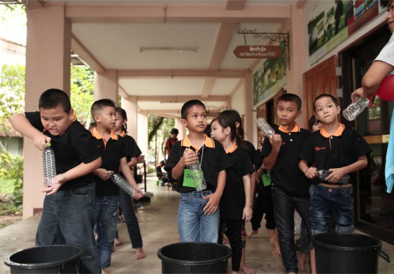 คณะวิทยาศาสตร์และเทคโนโลยี ได้จัดกิจกรรมค่ายวิทยาศาสตร์โรงเรียนสาธิตฯ ระดับชั้นประถมศึกษา ปีที่1-3