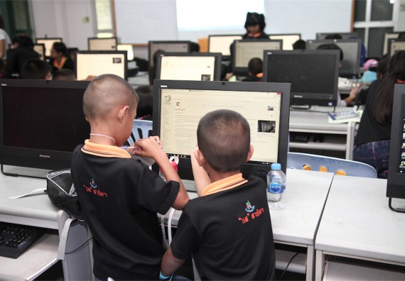 คณะวิทยาศาสตร์และเทคโนโลยี ได้จัดกิจกรรมค่ายวิทยาศาสตร์โรงเรียนสาธิตฯ ระดับชั้นประถมศึกษา ปีที่1-3