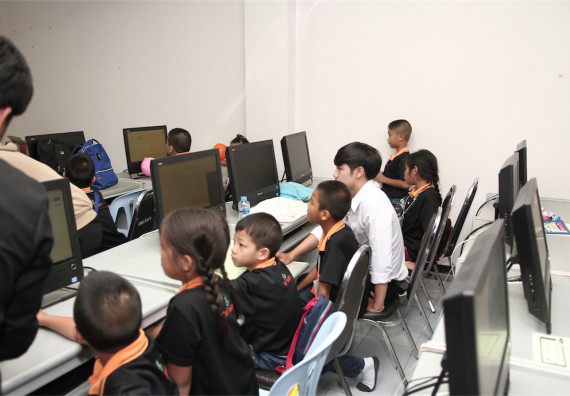 คณะวิทยาศาสตร์และเทคโนโลยี ได้จัดกิจกรรมค่ายวิทยาศาสตร์โรงเรียนสาธิตฯ ระดับชั้นประถมศึกษา ปีที่1-3