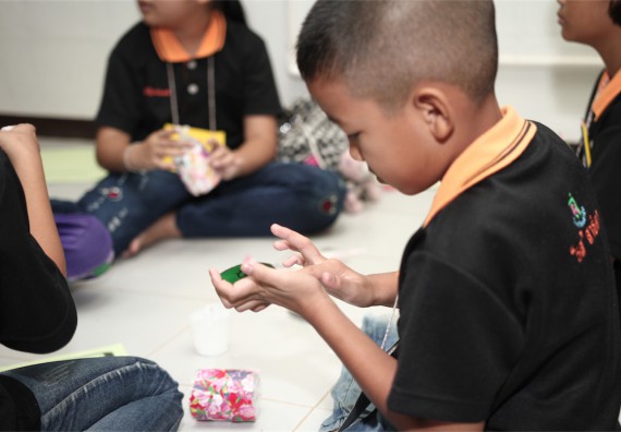 คณะวิทยาศาสตร์และเทคโนโลยี ได้จัดกิจกรรมค่ายวิทยาศาสตร์โรงเรียนสาธิตฯ ระดับชั้นประถมศึกษา ปีที่1-3