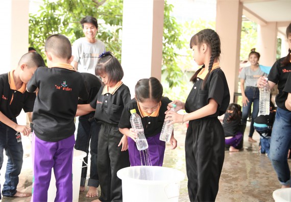 คณะวิทยาศาสตร์และเทคโนโลยี ได้จัดกิจกรรมค่ายวิทยาศาสตร์โรงเรียนสาธิตฯ ระดับชั้นประถมศึกษา ปีที่1-3