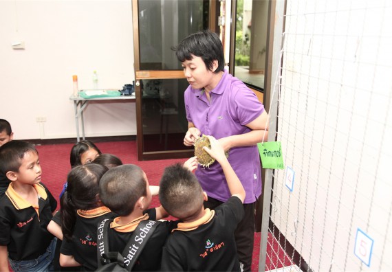 คณะวิทยาศาสตร์และเทคโนโลยี ได้จัดกิจกรรมค่ายวิทยาศาสตร์โรงเรียนสาธิตฯ ระดับชั้นประถมศึกษา ปีที่1-3