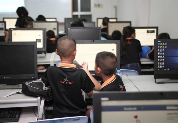 คณะวิทยาศาสตร์และเทคโนโลยี ได้จัดกิจกรรมค่ายวิทยาศาสตร์โรงเรียนสาธิตฯ ระดับชั้นประถมศึกษา ปีที่1-3