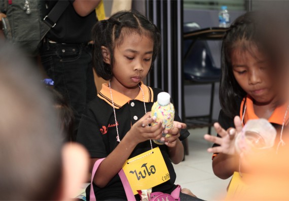 คณะวิทยาศาสตร์และเทคโนโลยี ได้จัดกิจกรรมค่ายวิทยาศาสตร์โรงเรียนสาธิตฯ ระดับชั้นประถมศึกษา ปีที่1-3