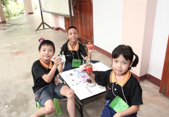 คณะวิทยาศาสตร์และเทคโนโลยี ได้จัดกิจกรรมค่ายวิทยาศาสตร์โรงเรียนสาธิตฯ ระดับชั้นประถมศึกษา ปีที่1-3