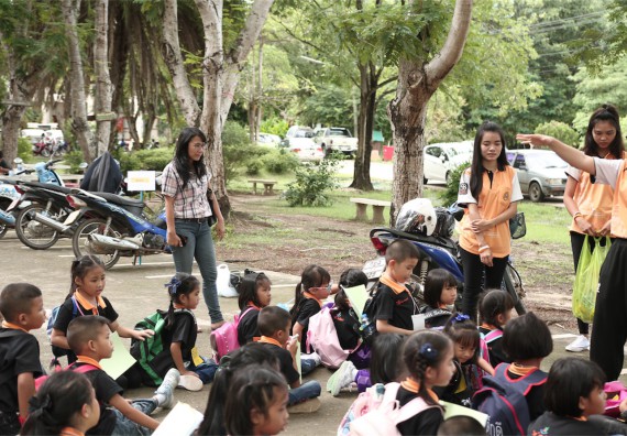 คณะวิทยาศาสตร์และเทคโนโลยี ได้จัดกิจกรรมค่ายวิทยาศาสตร์โรงเรียนสาธิตฯ ระดับชั้นประถมศึกษา ปีที่1-3