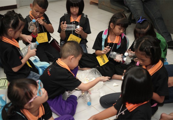 คณะวิทยาศาสตร์และเทคโนโลยี ได้จัดกิจกรรมค่ายวิทยาศาสตร์โรงเรียนสาธิตฯ ระดับชั้นประถมศึกษา ปีที่1-3