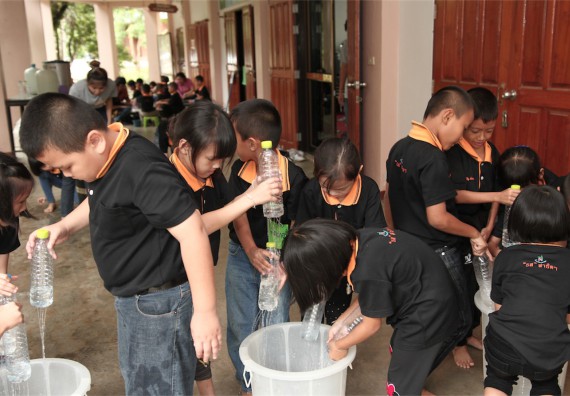 คณะวิทยาศาสตร์และเทคโนโลยี ได้จัดกิจกรรมค่ายวิทยาศาสตร์โรงเรียนสาธิตฯ ระดับชั้นประถมศึกษา ปีที่1-3