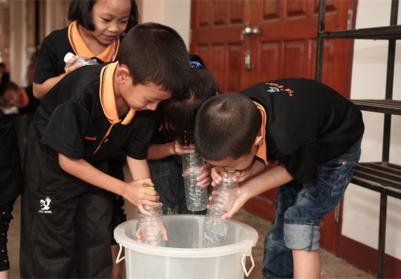 คณะวิทยาศาสตร์และเทคโนโลยี ได้จัดกิจกรรมค่ายวิทยาศาสตร์โรงเรียนสาธิตฯ ระดับชั้นประถมศึกษา ปีที่1-3